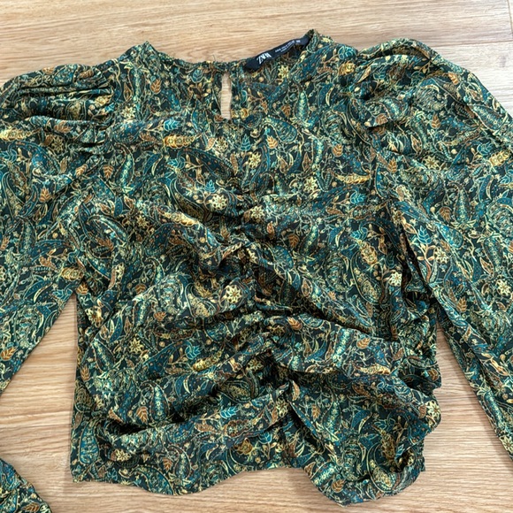 Zara Women's Ruched Long Sleeve Paisley Cropped Blouse Small Green Boho - Picture 5 of 9